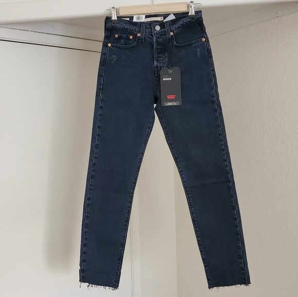 Levi's WEDGIE Premium High Rise  Jeans - Picture 2 of 6